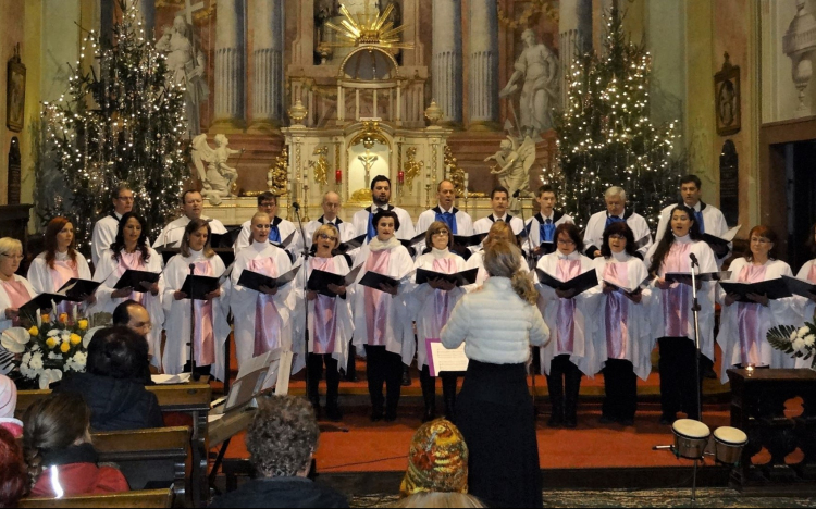 Somorja: Meghívó a Sancta Maria templomi kórus vízkereszti koncertjére