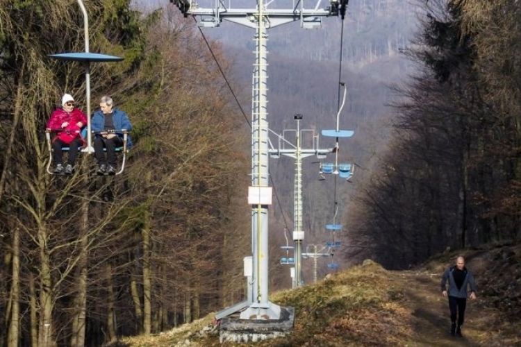 Pozsony: Ismét jár a felvonó a Kamzíkra