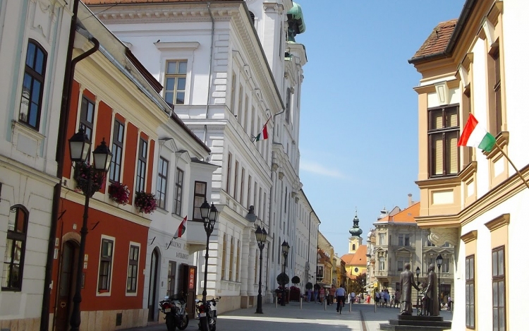  Hétfőtől ismét utazhatunk busszal Győrbe 