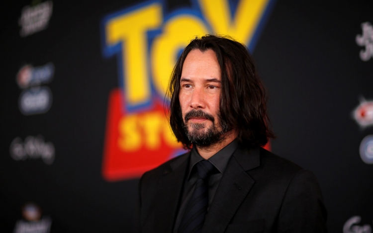 Keanu Reeves a járvány alatt is jótékonykodik 