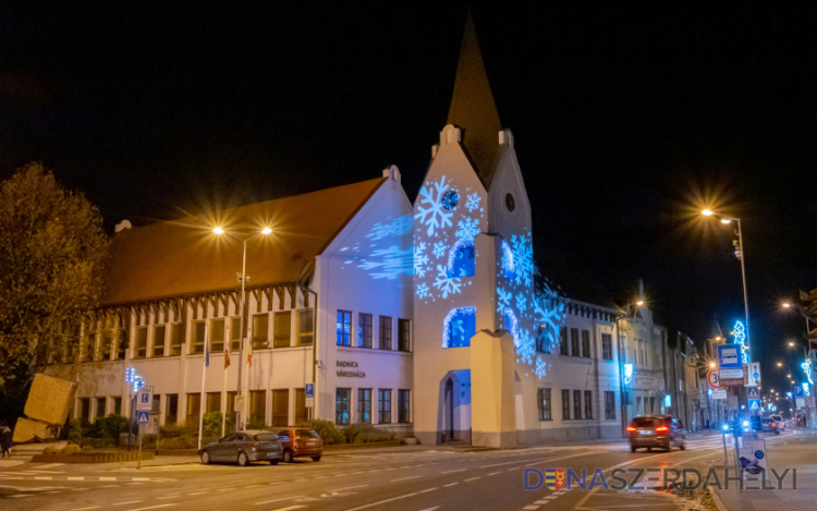 Dunaszerdahely: megújult a város díszvilágítása