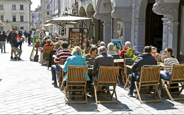 A Közegészségügyi hivatal szerint lehetséges a teraszok megnyitása